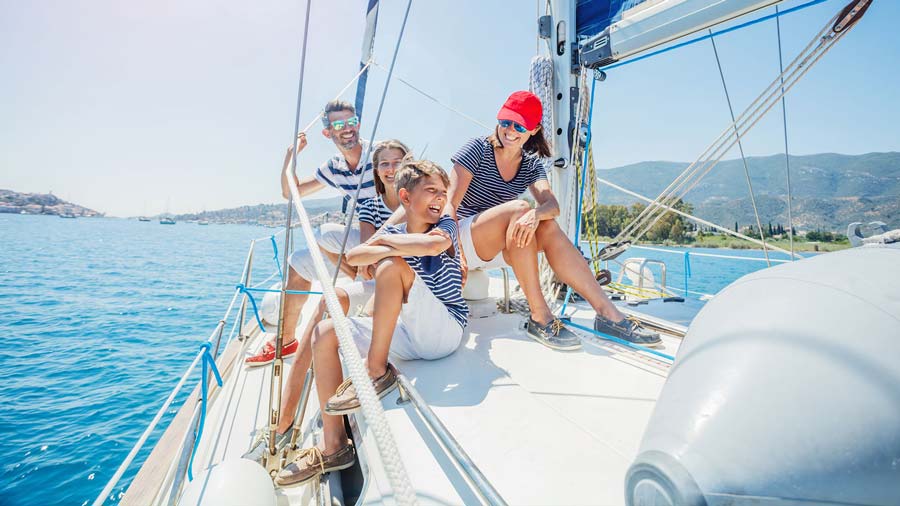 8 REASONS TO CHOOSE FAMILY SAILING HOLIDAYS